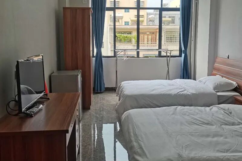 费用包含住宿,一日三餐,陵水动车站接送以及康养中心提供的免费棋牌