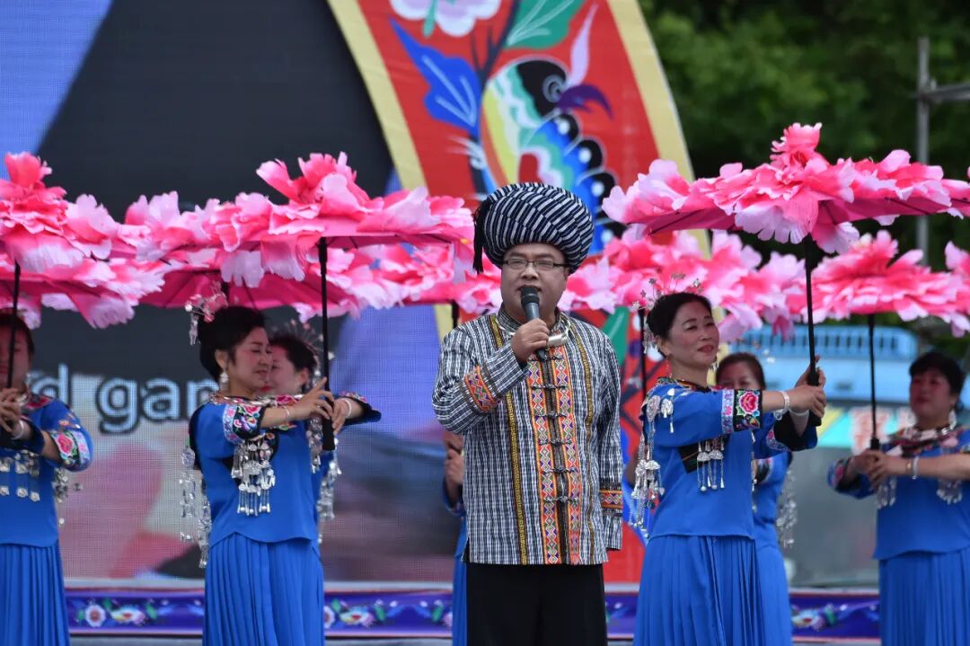 独具特色,松桃本土歌曲《天下苗城》《唱响苗乡中国梦》,苗歌《迪克党