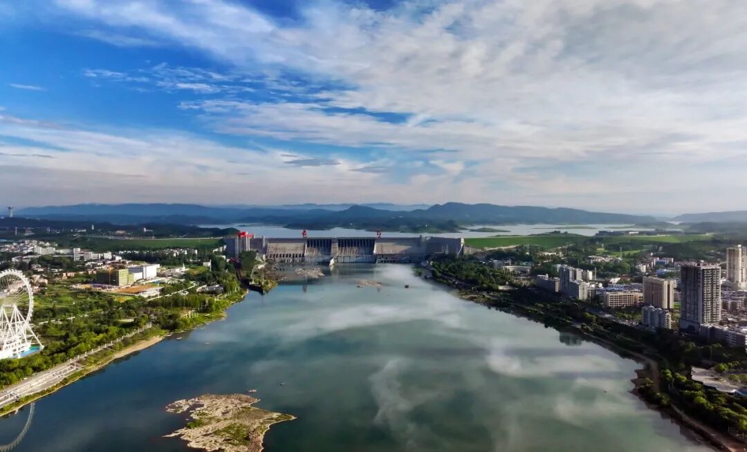 丹江口水利枢纽（程亚东 摄）.jpg