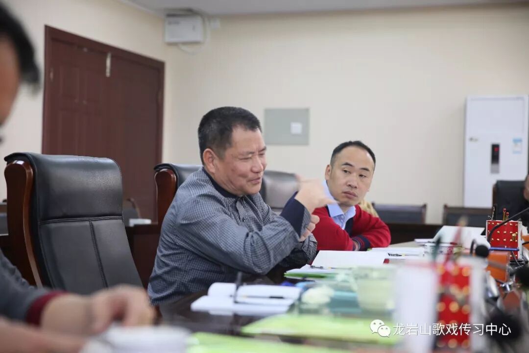 国家一级导演梅晓来岩指导大型山歌戏《羊角花》