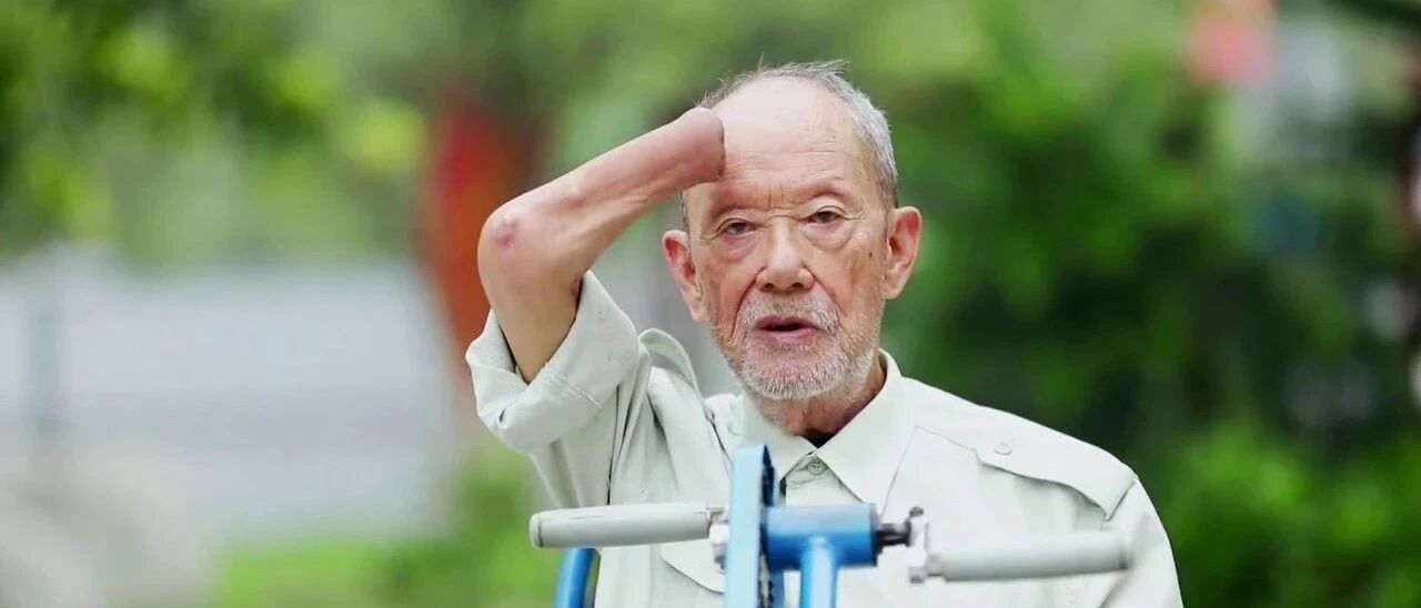 雪地潜伏三天三夜、失去双手双腿，他说：遗憾那晚没和战友一起冲锋……