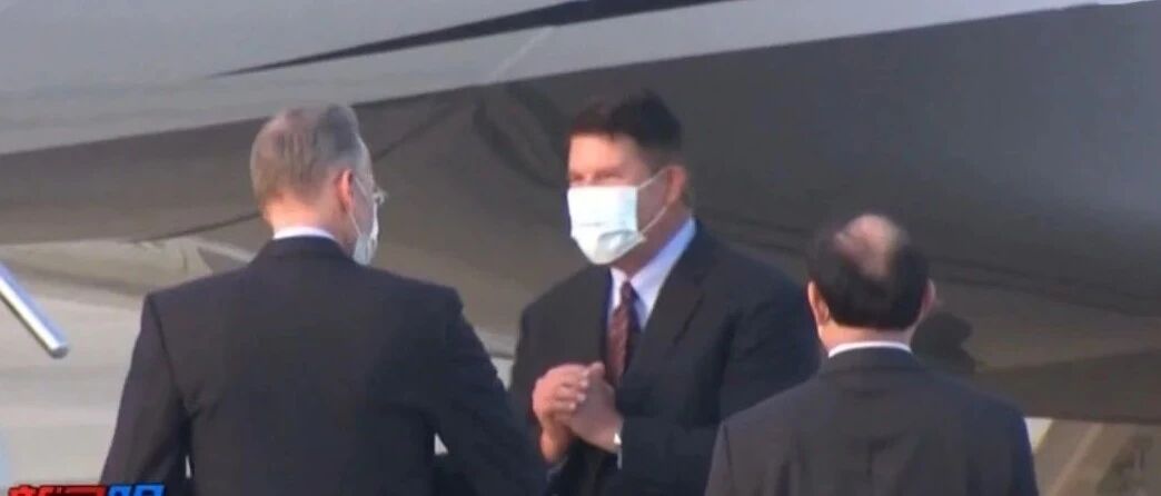 美高官访台、打包军售……台湾，别当棋子！