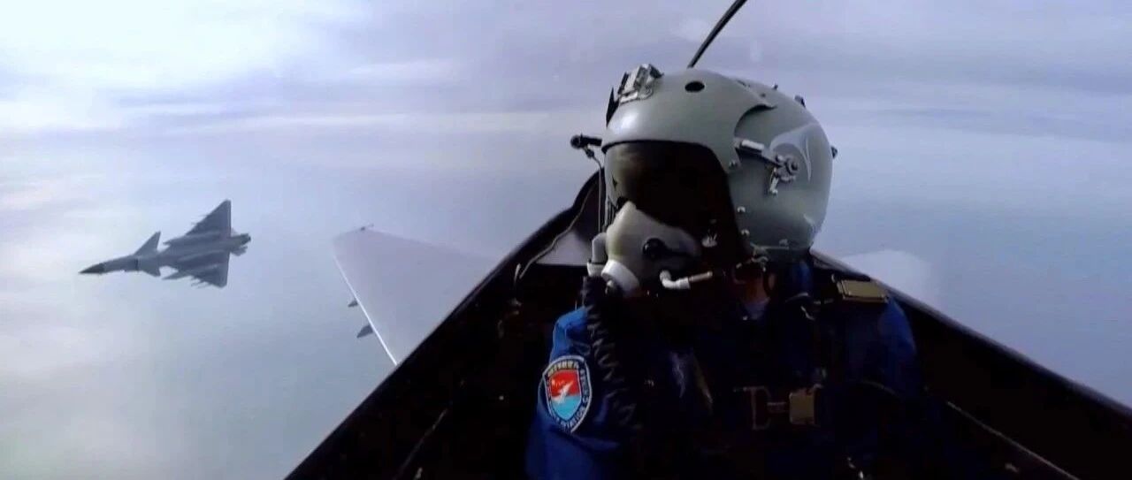 解放军飞行员霸气回应台军机：没有海峡中线！