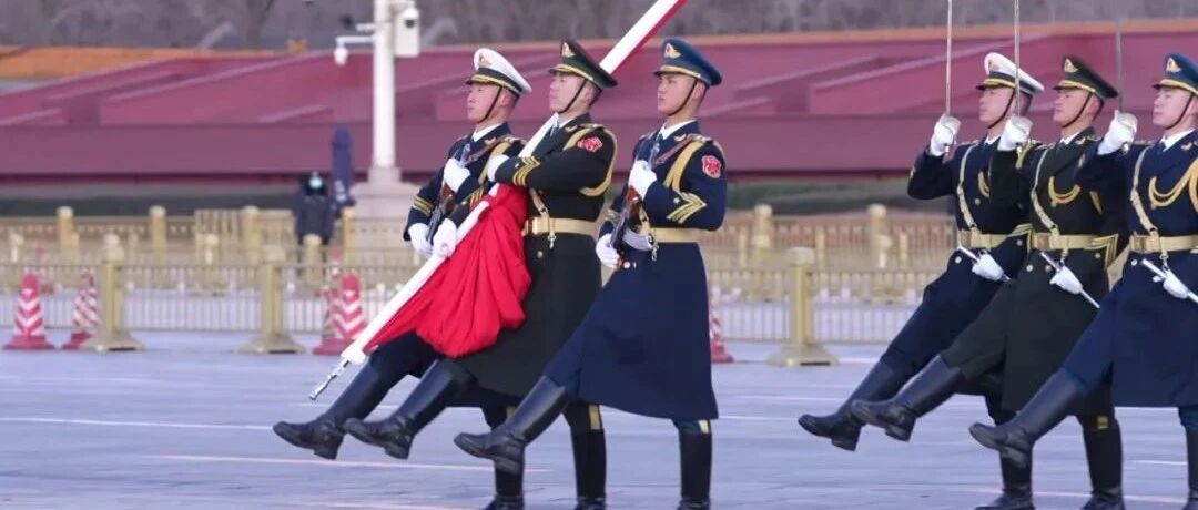 揭秘！天安门广场升国旗如何做到分秒不差？