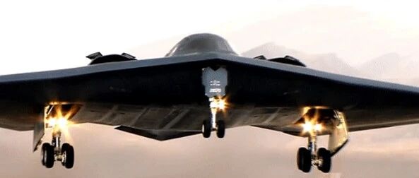 美轰炸机“组团”飞临东亚敏感空域，俄军机紧随其后！