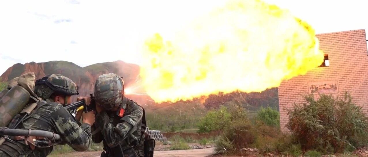 燃爆！“战场火龙”呼啸而来~~