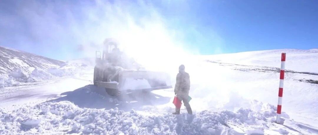 海拔5800米，-40℃，遭遇“风吹雪”，车辆人员被困！他们来了……