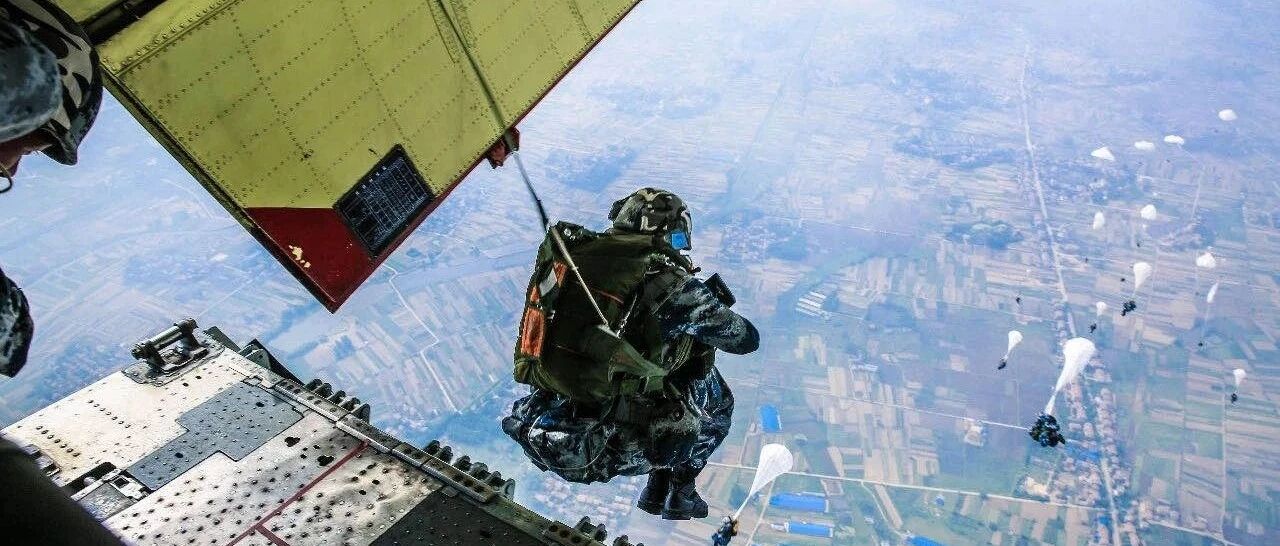 空军空降兵，生日快乐！