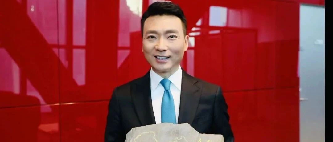 康辉收到的新年礼物是一块石头，还有来自班公湖的邀请！