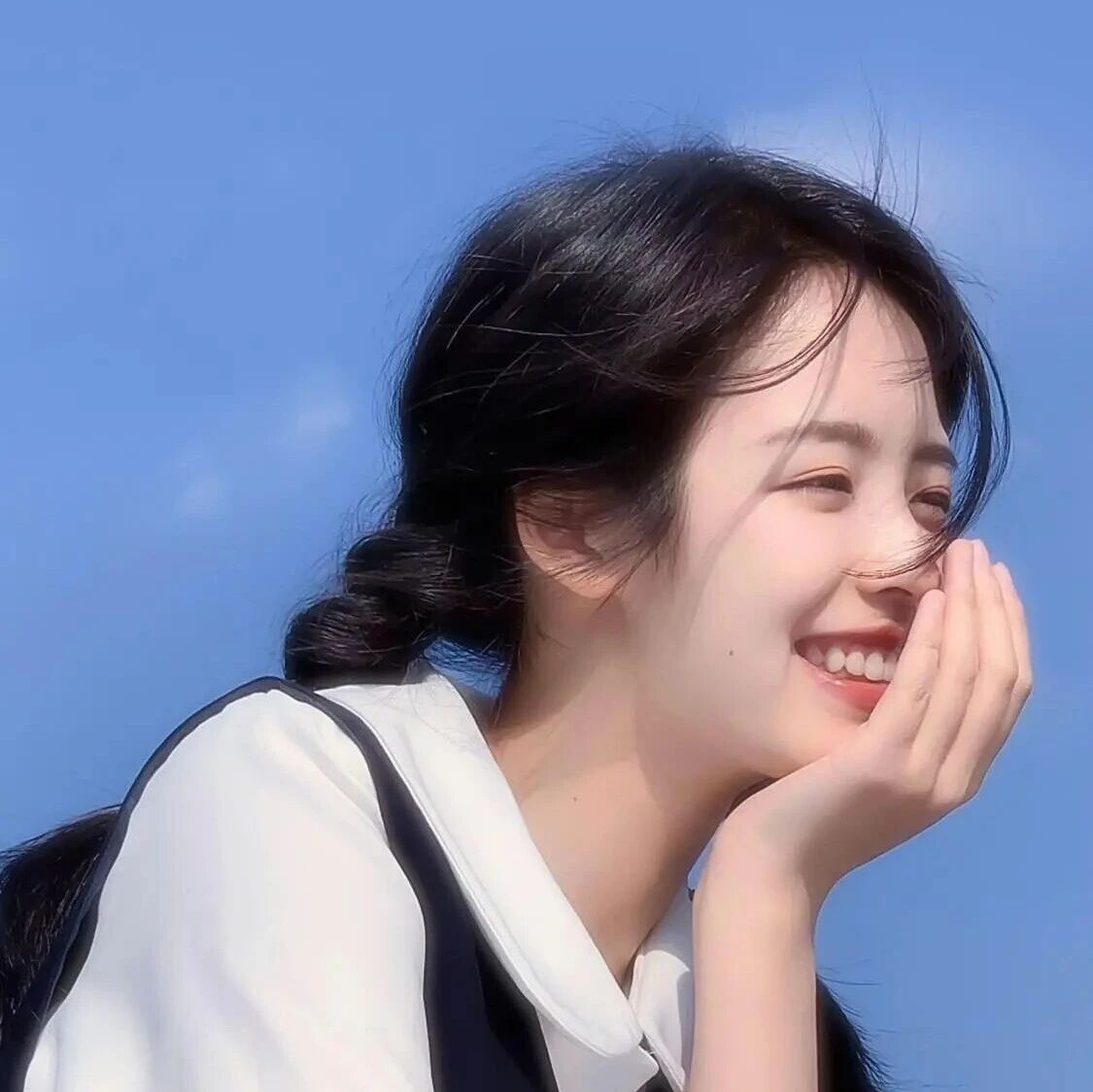 分享一些好看的美女壁纸