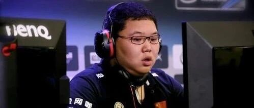 有人问我怎么月入百万？