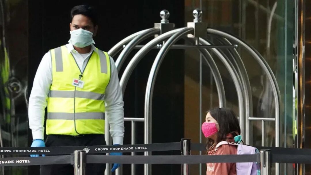 �ܺ�����ʺ�������������α������������������·��Խ��ԽԶ