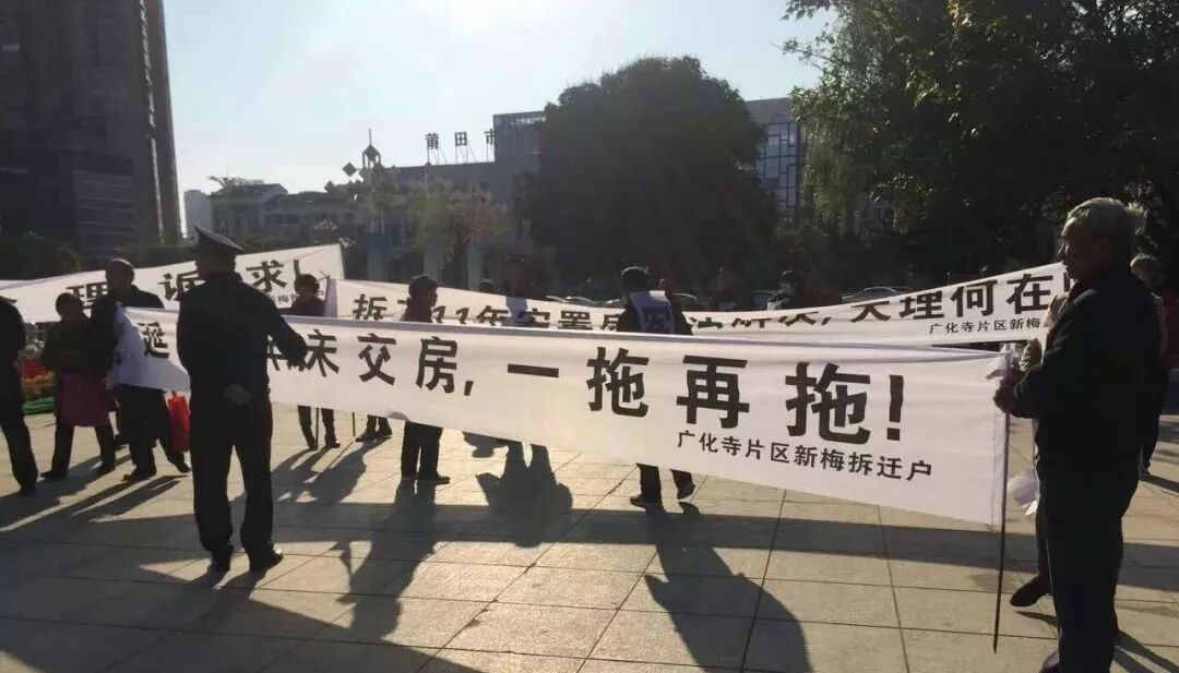 中国亿万富豪被通缉，儿子就读牛津，6子女5个世界顶级名校毕业（组图） - 7