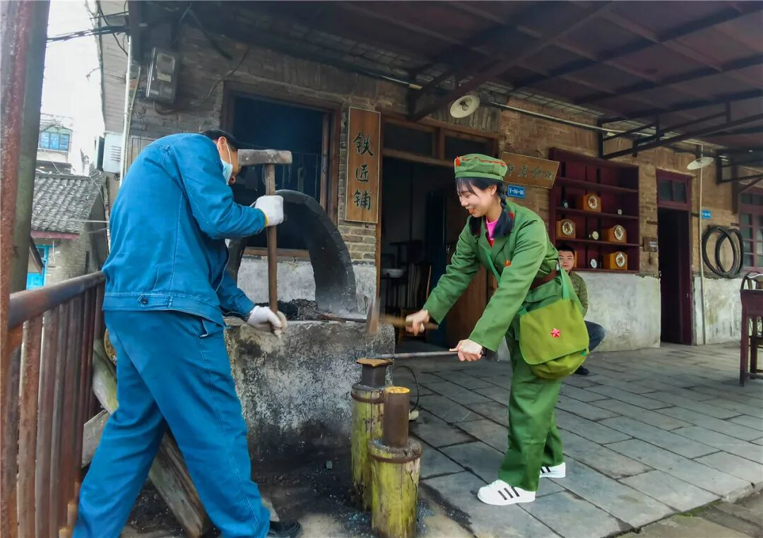 ���´��߻��㡿������ͭ����ɽ ���������˲�ͣ��