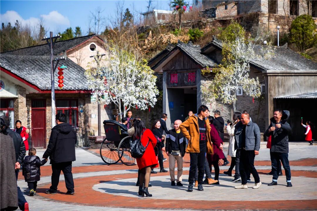 ���´��߻��㡿������ͭ����ɽ ���������˲�ͣ��