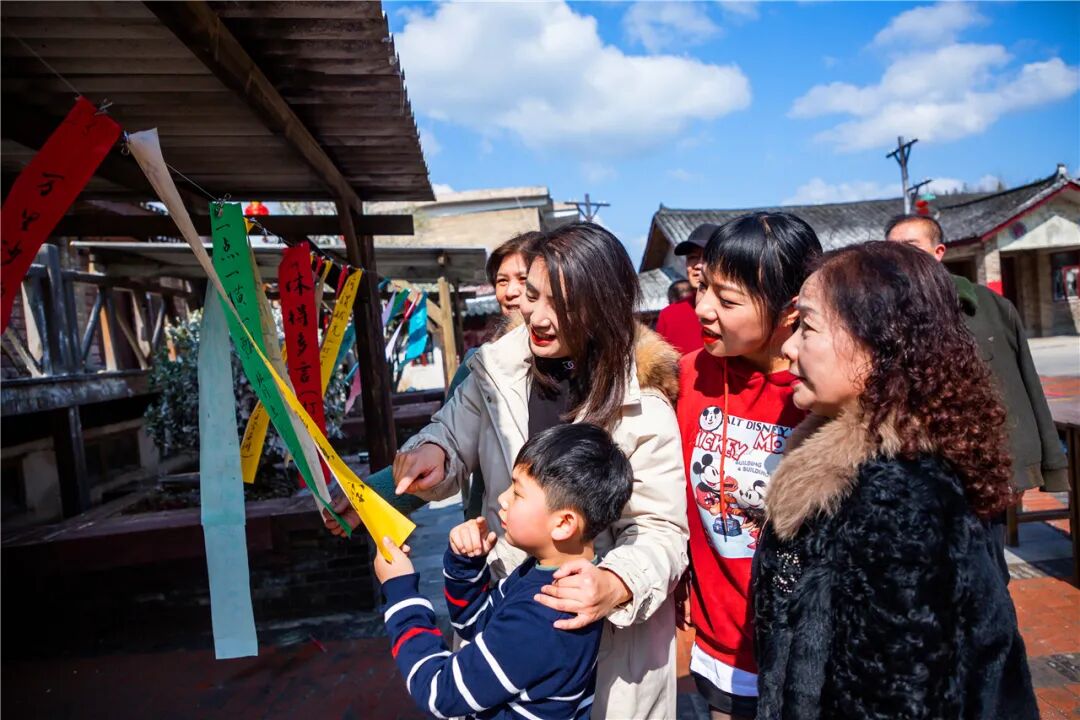 ���´��߻��㡿������ͭ����ɽ ���������˲�ͣ��