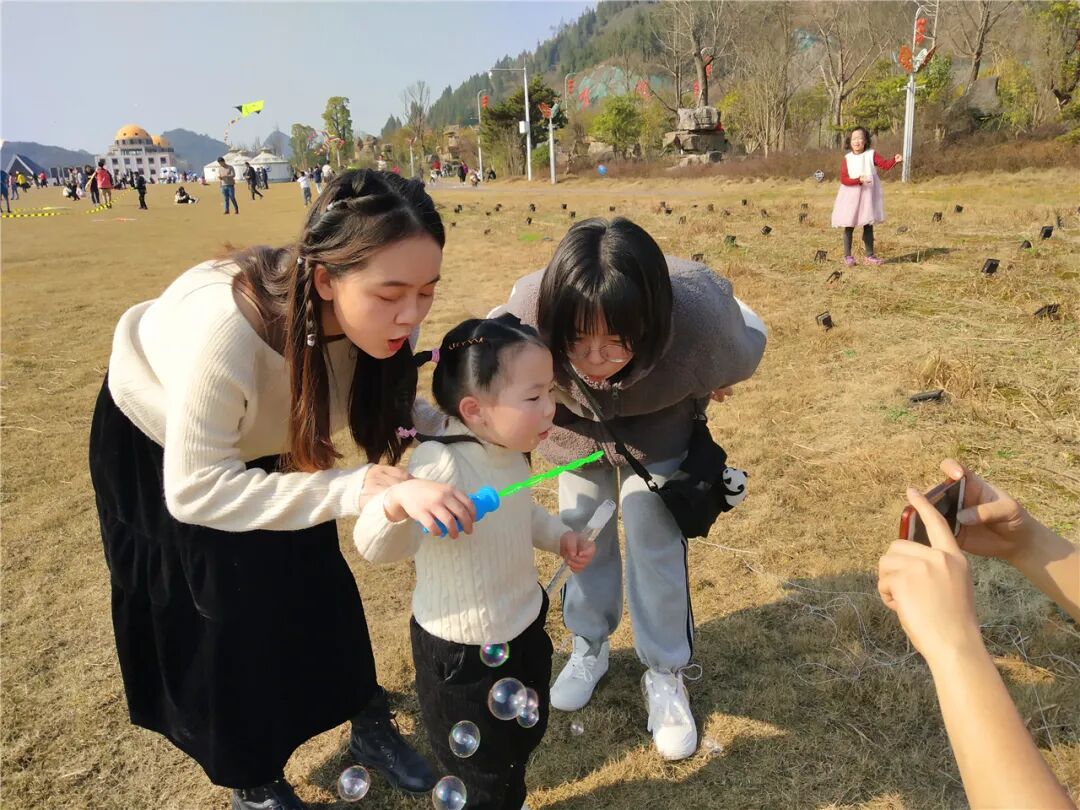 ���´��߻��㡿������ͭ����ɽ ���������˲�ͣ��