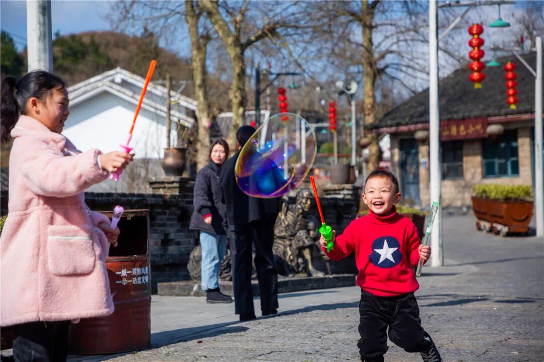 ���´��߻��㡿������ͭ����ɽ ���������˲�ͣ��