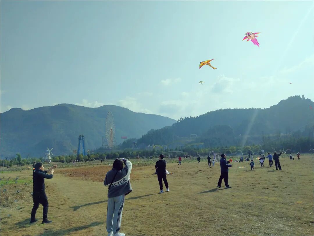 ���´��߻��㡿������ͭ����ɽ ���������˲�ͣ��