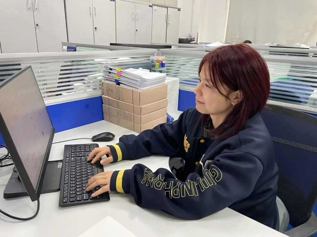 人物专栏 | 【追光奋楫者】追光而行，一路生花