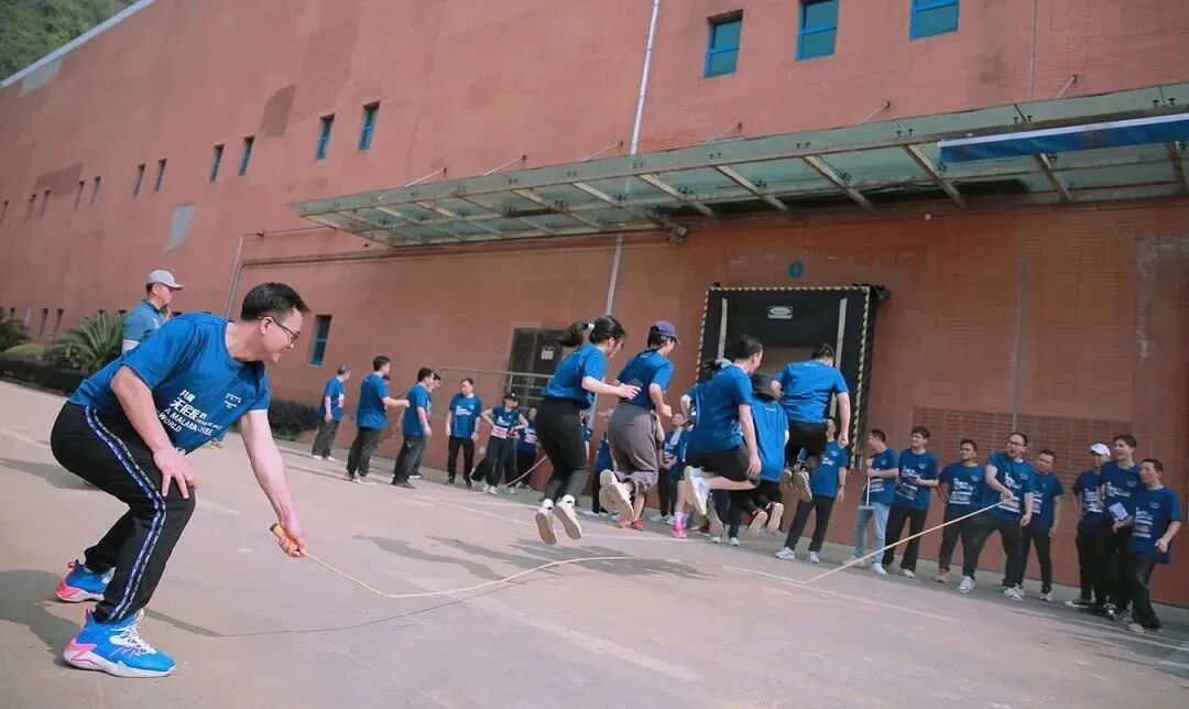 复星桂林南药“共建无疟世界”主题公益暨五一“健康加速跑”活动圆满举行