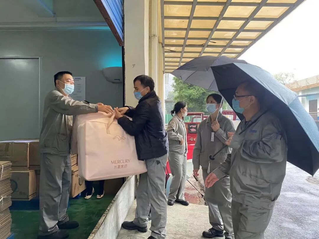 疫事當前，他們選擇把“小家”藏在心里