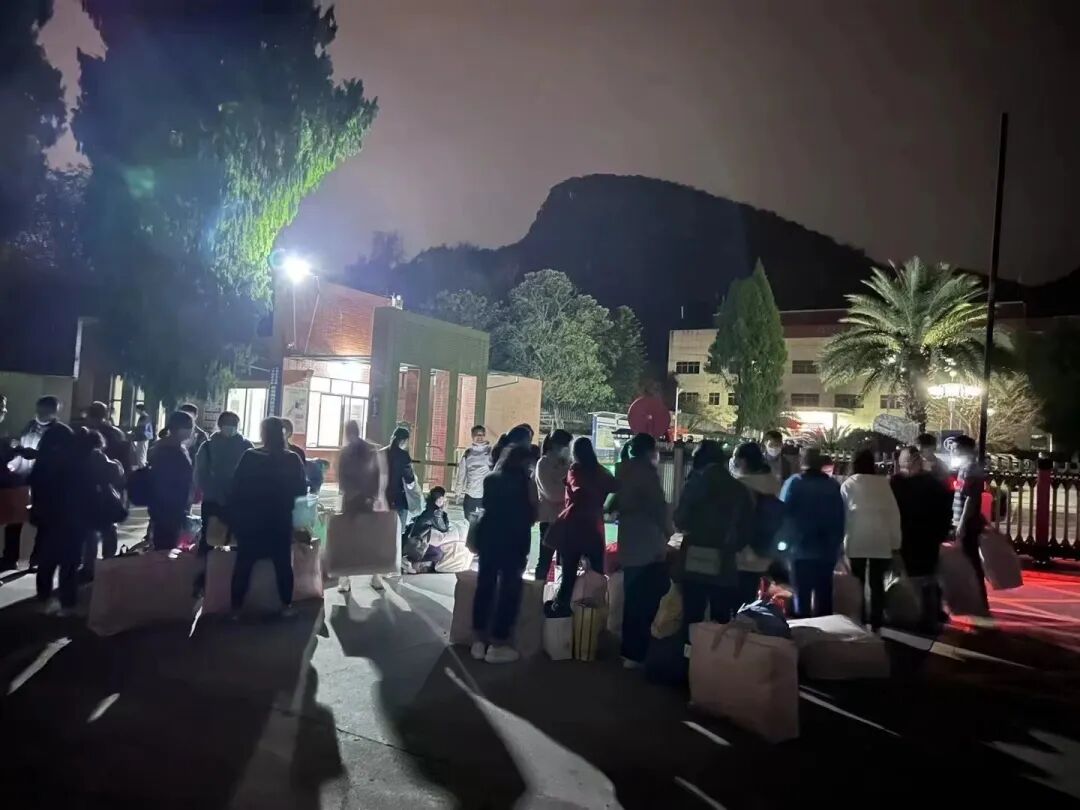 疫事當前，他們選擇把“小家”藏在心里