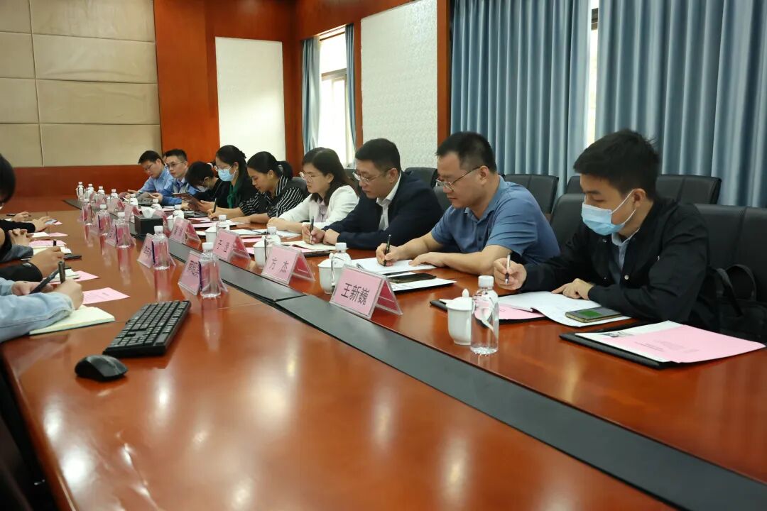 自治區(qū)黨校中青班學(xué)員蒞臨桂林南藥調(diào)研交流