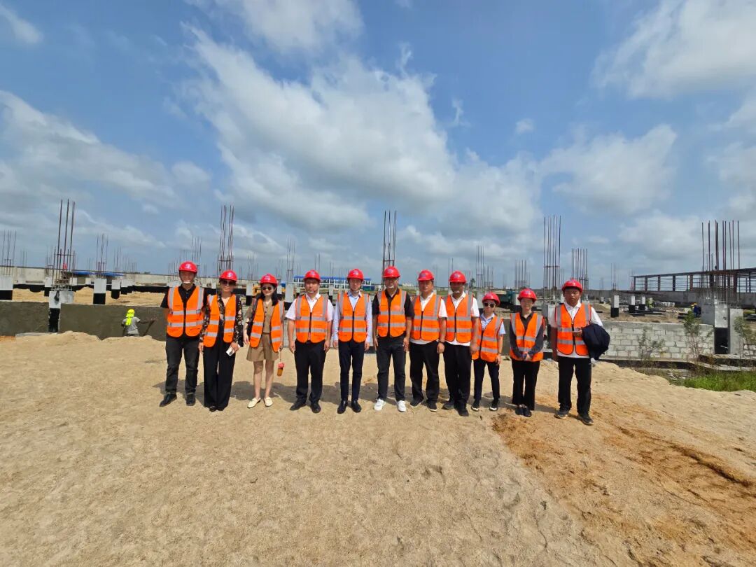 中國駐科特迪瓦大使館參贊到復星醫(yī)藥科特迪瓦園區(qū)項目調研