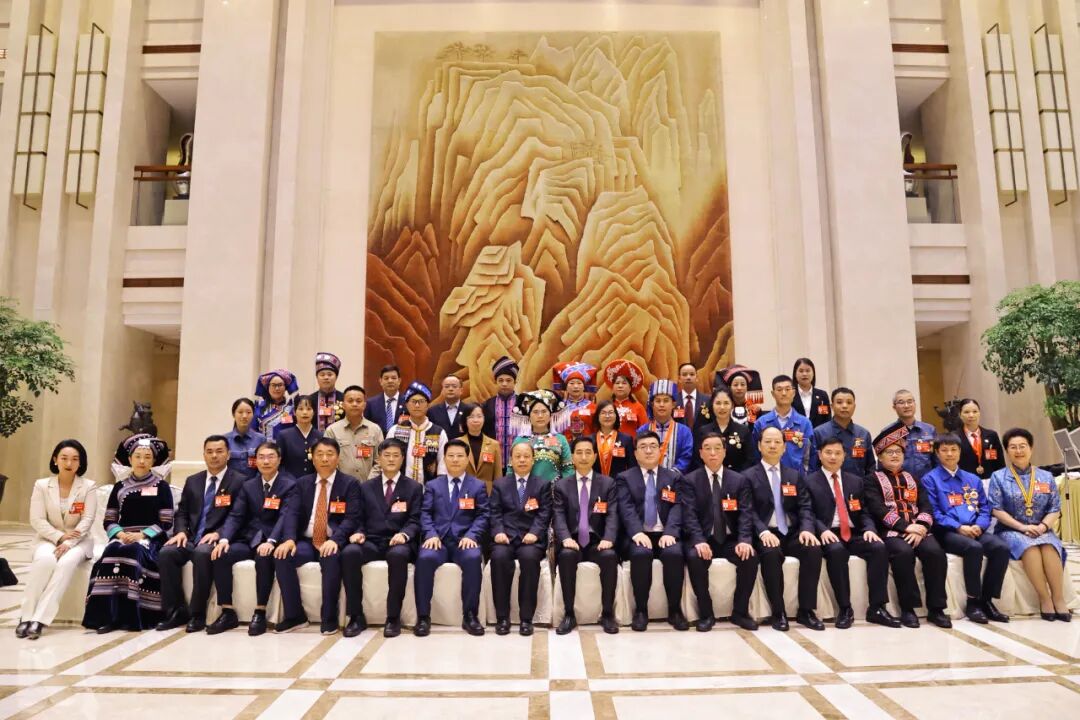 中国工会十八大开幕，桂林南药工会主席赴盛会