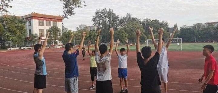 “中考体育提分”后,有学生花两万报班突击!连健身房都推培训班了...