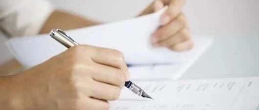 高考满分作文引热议！第一位阅卷老师只给了39分，有人称辞不配位