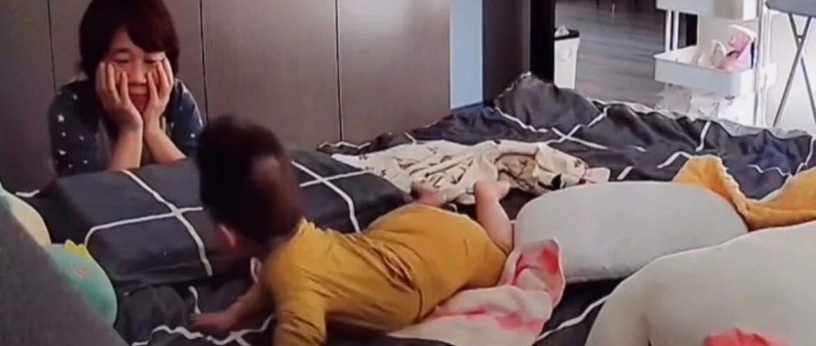 济南一宝妈上班想孩子，打开监控看到8个月宝宝连滚带爬翻到床边...