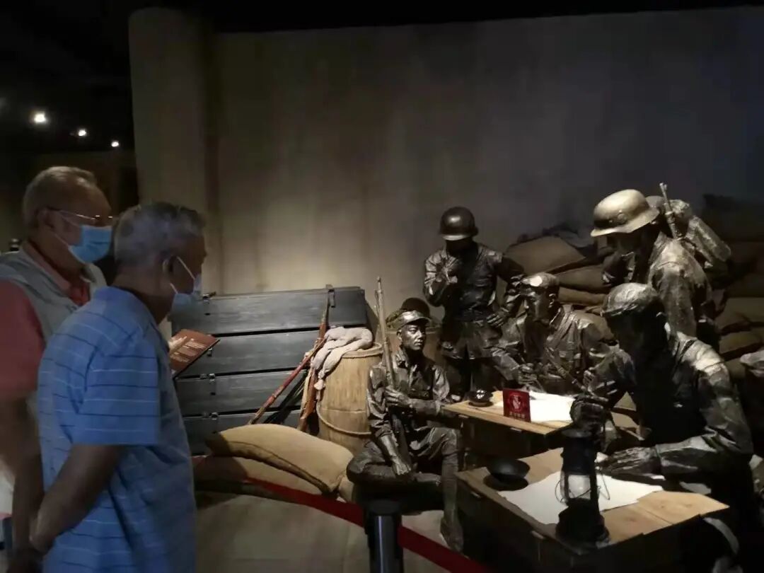 赓续红色血脉 践行初心使命 ——老西门街道退役军人服务站迎八一主题活动