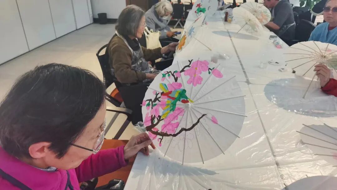 【悦·活动】走近非遗，来一场与油纸伞的约“绘”——夕悦天平街道综合为老服务中心活动