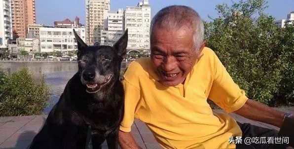 黑妞与阿伯在天堂继续25年父女情，他们的笑容，