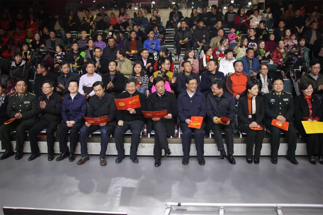 2018年益阳市迎春特别节目激情上演由湖南华莱独家冠名播出【