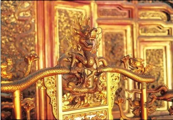据说故宫里"藏"龙千万条?