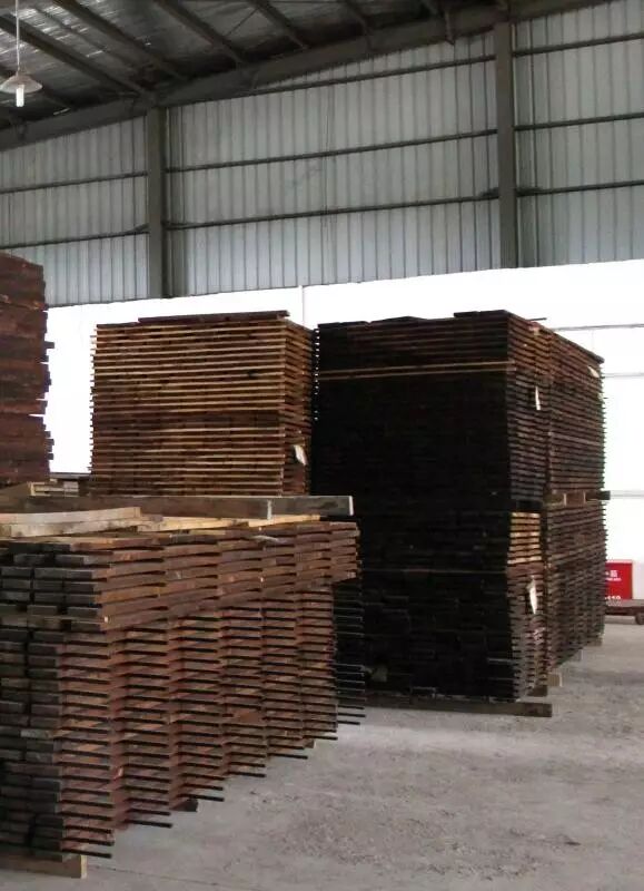 联系方式 公司简介 栋梁木业成立于2004年3月3日,是一家集染色木皮/木