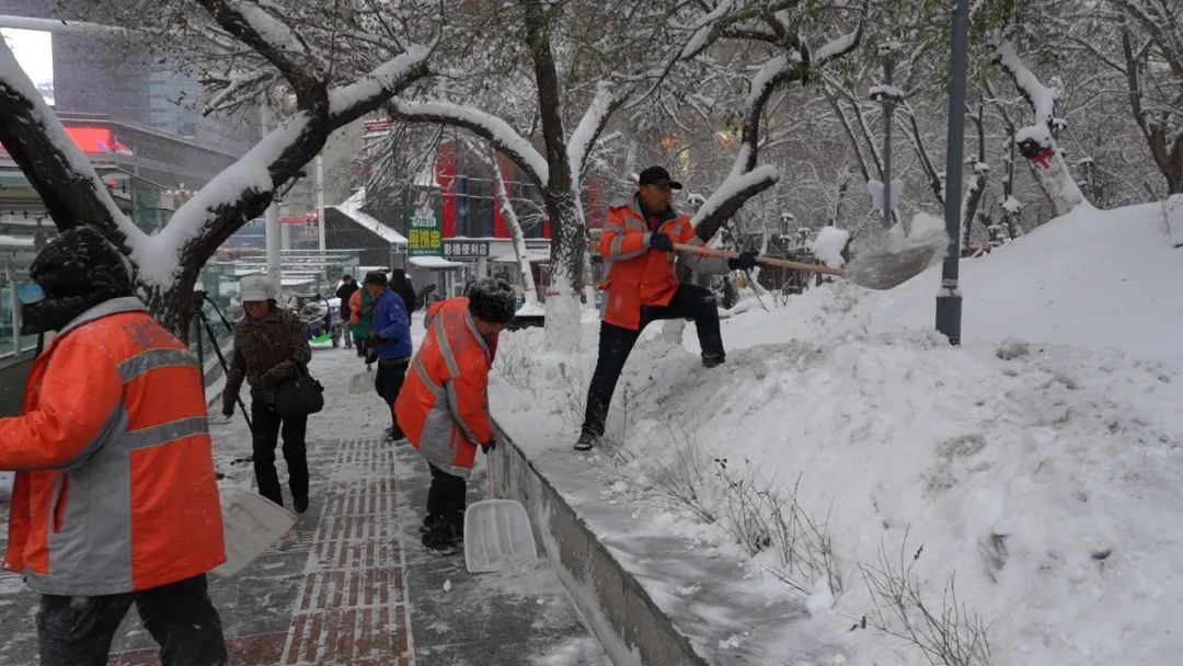 2024年乌鲁木齐的雪夜，是“大雪夜”