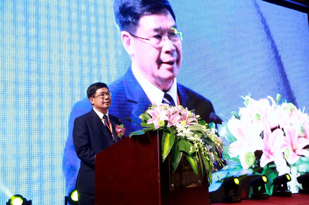 我会领导应邀出席深圳市揭阳商会第三届理、监事会就职庆典 我会领导应邀出席深圳市揭阳商会第三届理、监事会就职庆典