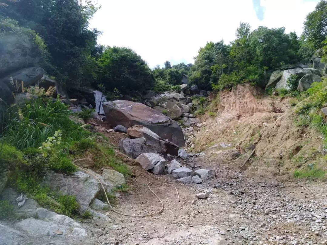 奔走相告（湘乡市金薮乡红石村）湘乡市金薮乡，(图8)