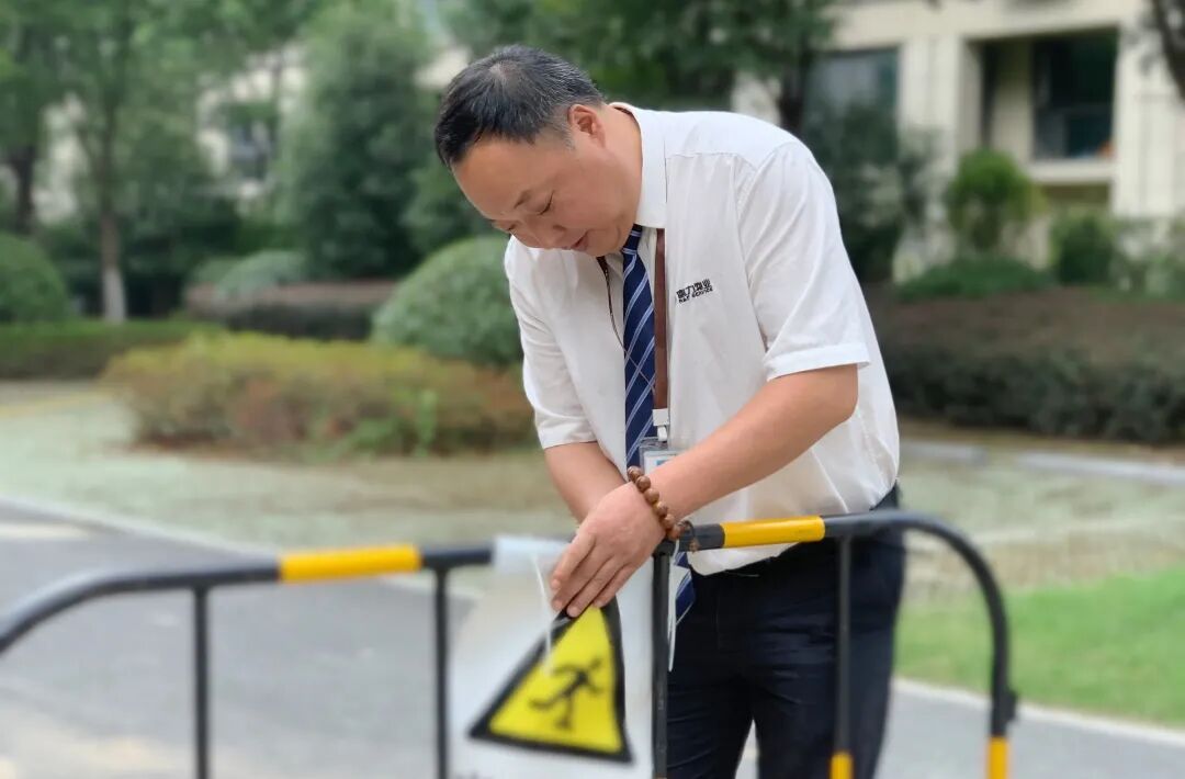 新入职群里打招呼_新员工入群打招呼文案_新员工入群招呼