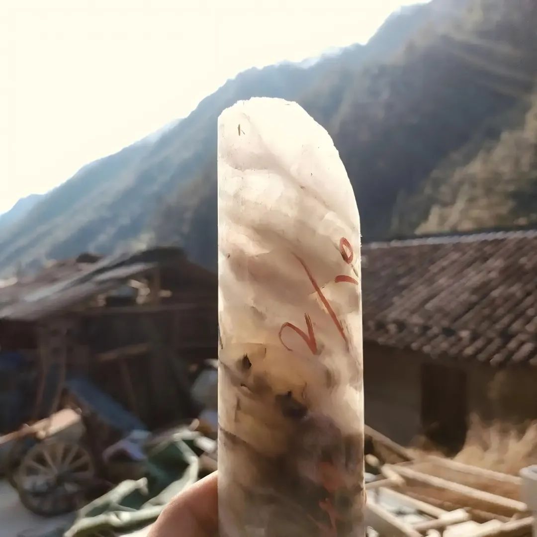 毛阳萤石矿岩心.jpg