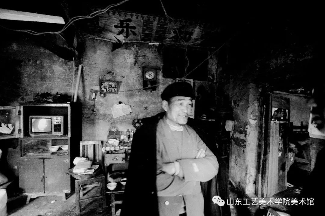 磨面机石磨_自动石磨面粉机_石头磨面粉机