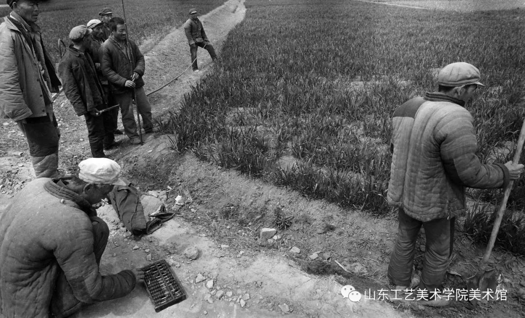 自动石磨面粉机_石头磨面粉机_磨面机石磨