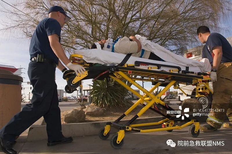 救护车上的担架怎么用院前救护车设备之一——担架_https://www.jmylbn.com_新闻资讯_第11张