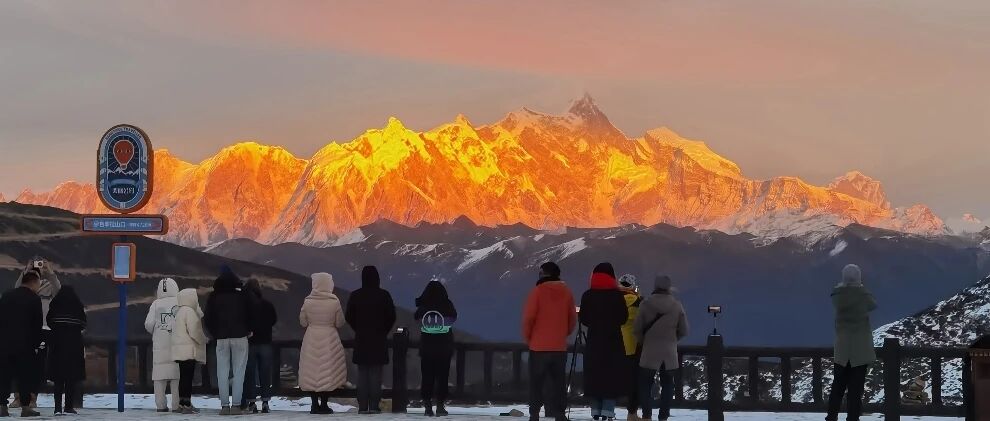 美景欣赏 | 然乌湖+来古冰川+南迦巴瓦峰