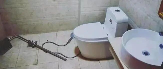 33人参团游九寨沟，4天行程连景区大门都没看到：期间两遭酒店“爽约”，执法部门已介入调查