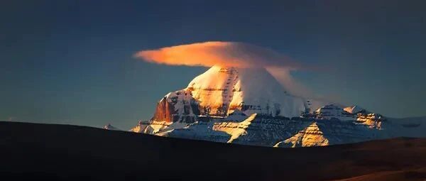 每当走进西藏阿里这片土地，时光仿佛倒流100万年